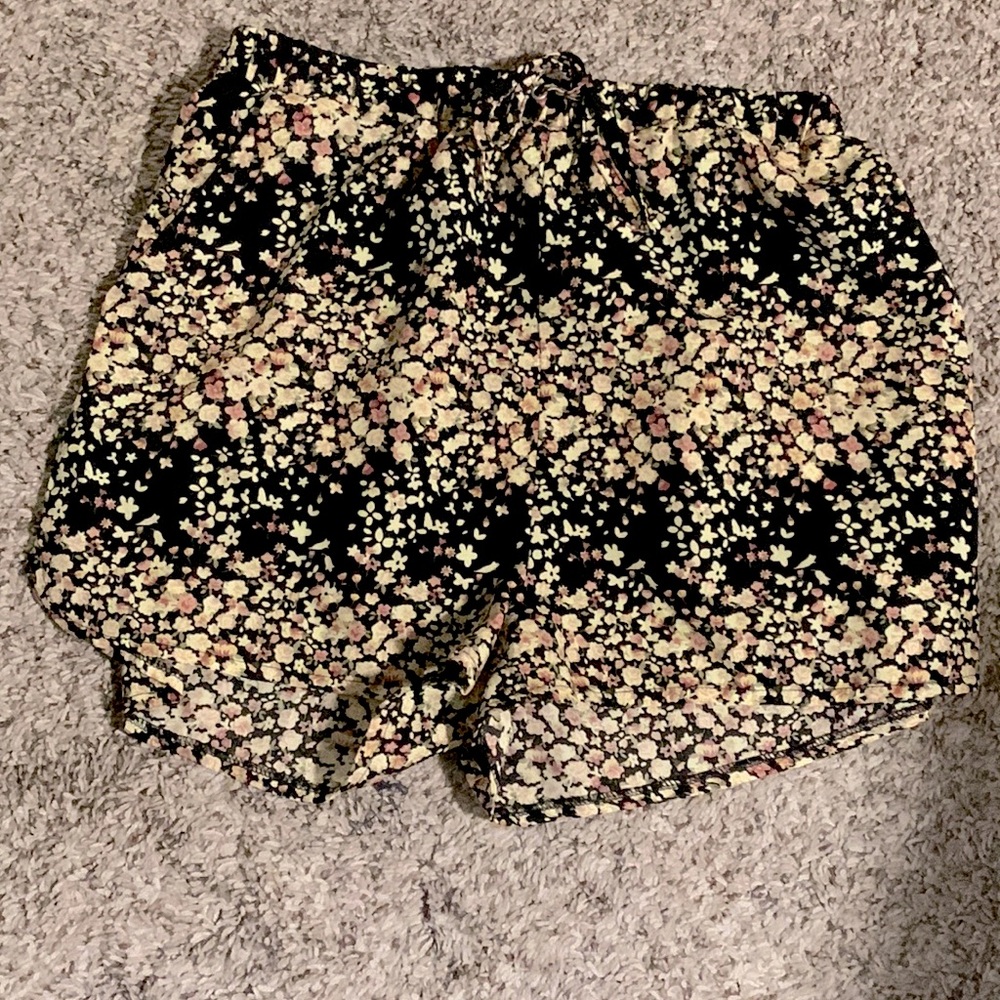 Floral tie waist shorts S